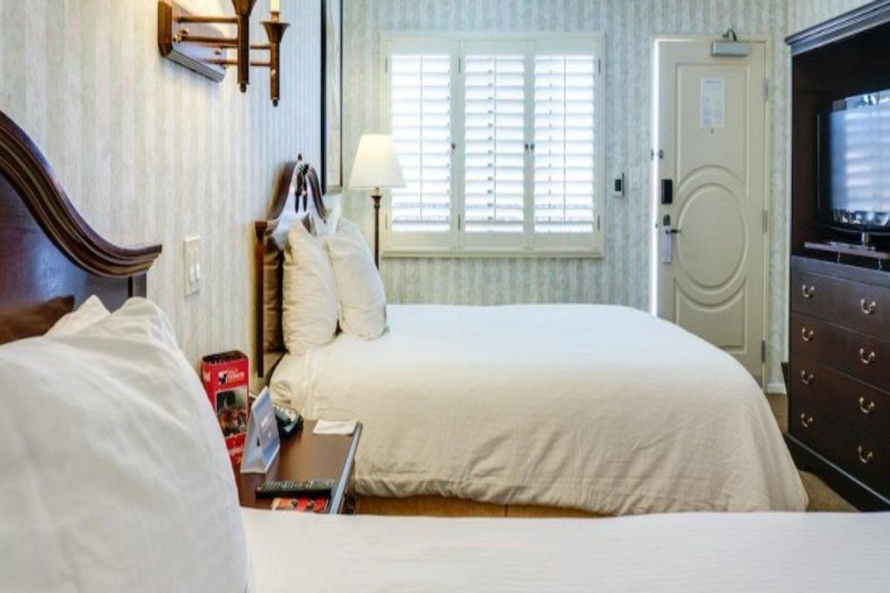 Carousel Inn And Suites Анахайм Екстериор снимка