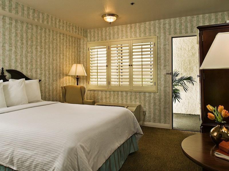 Carousel Inn And Suites Анахайм Стая снимка