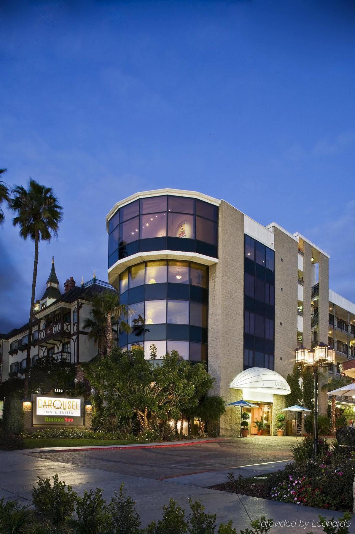 Carousel Inn And Suites Анахайм Екстериор снимка