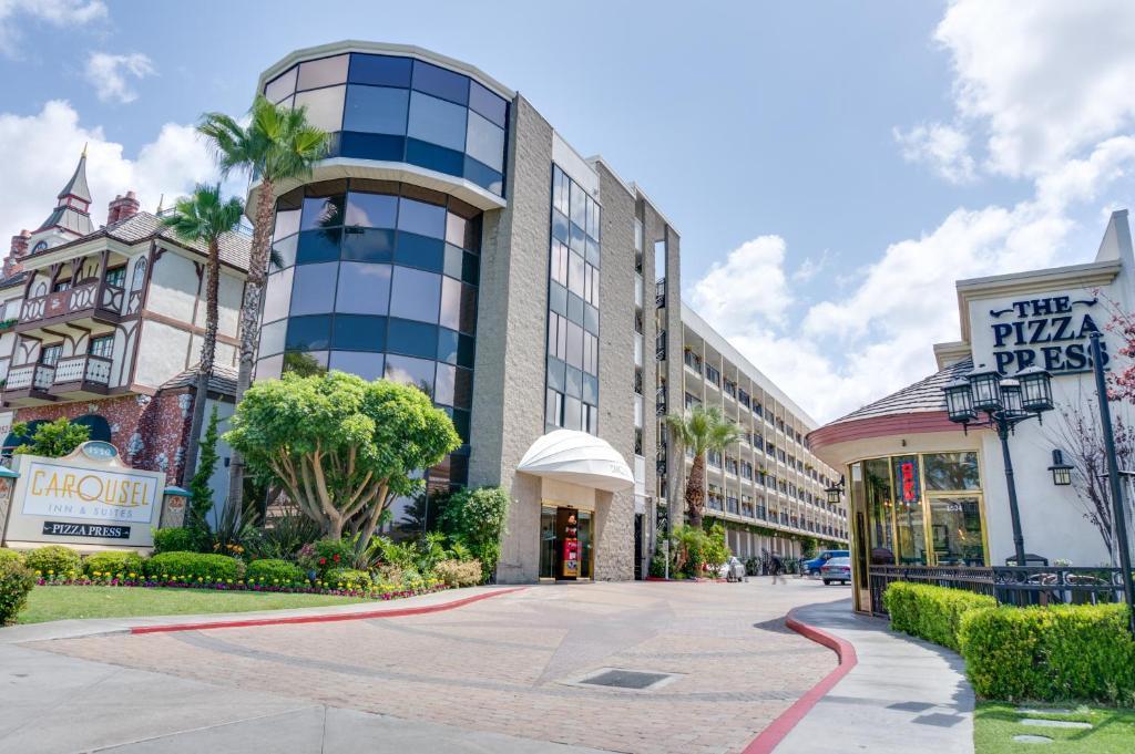 Carousel Inn And Suites Анахайм Екстериор снимка