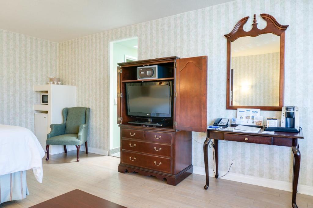 Carousel Inn And Suites Анахайм Екстериор снимка