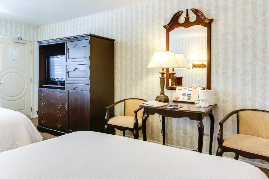 Carousel Inn And Suites Анахайм Екстериор снимка