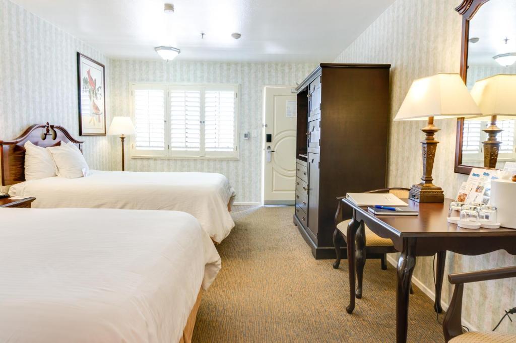 Carousel Inn And Suites Анахайм Екстериор снимка