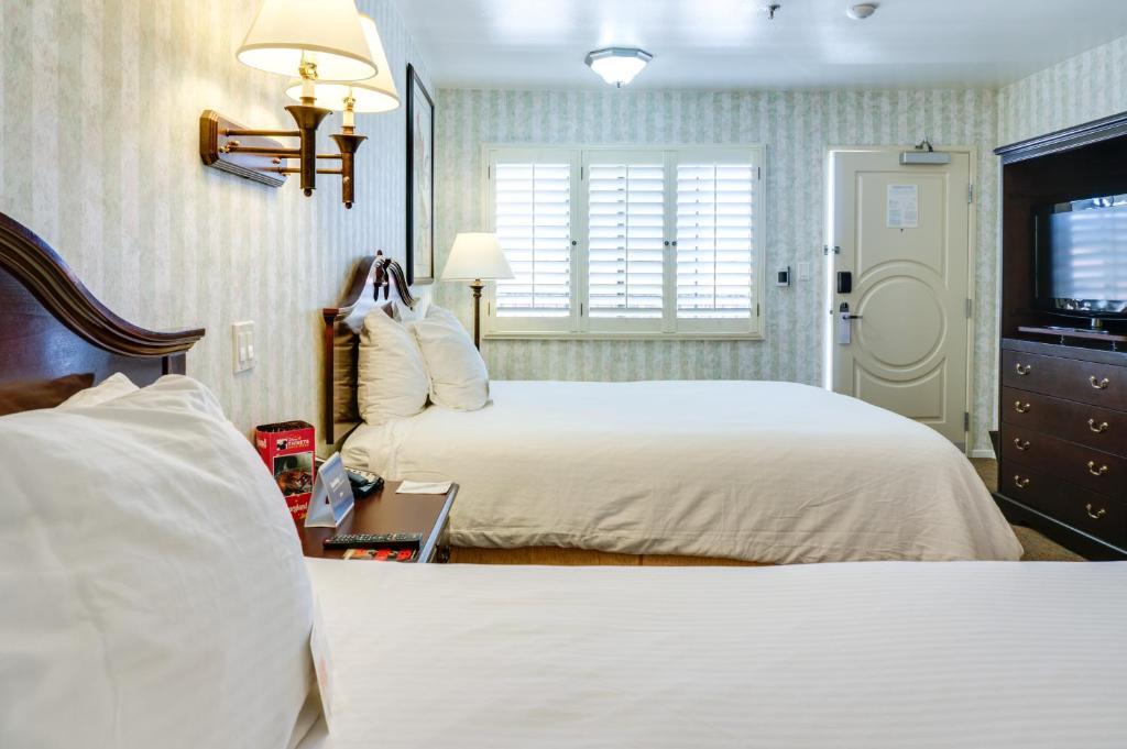 Carousel Inn And Suites Анахайм Екстериор снимка